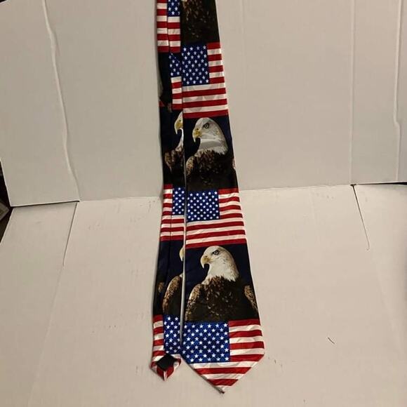 Steven Harris Patriotic American Tie with Flag and Eagle - Picture 3 of 5